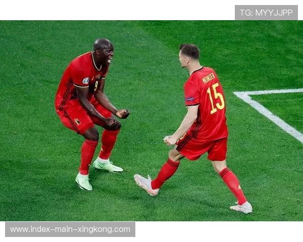 卢卡库门前一捅制造混乱，比利时锋线表现坚决果断——解构一场进攻背后的团队协作