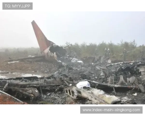 大连英博的二次推进令防线顾此失彼